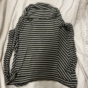 Striped Turtle Neck Sweater XL